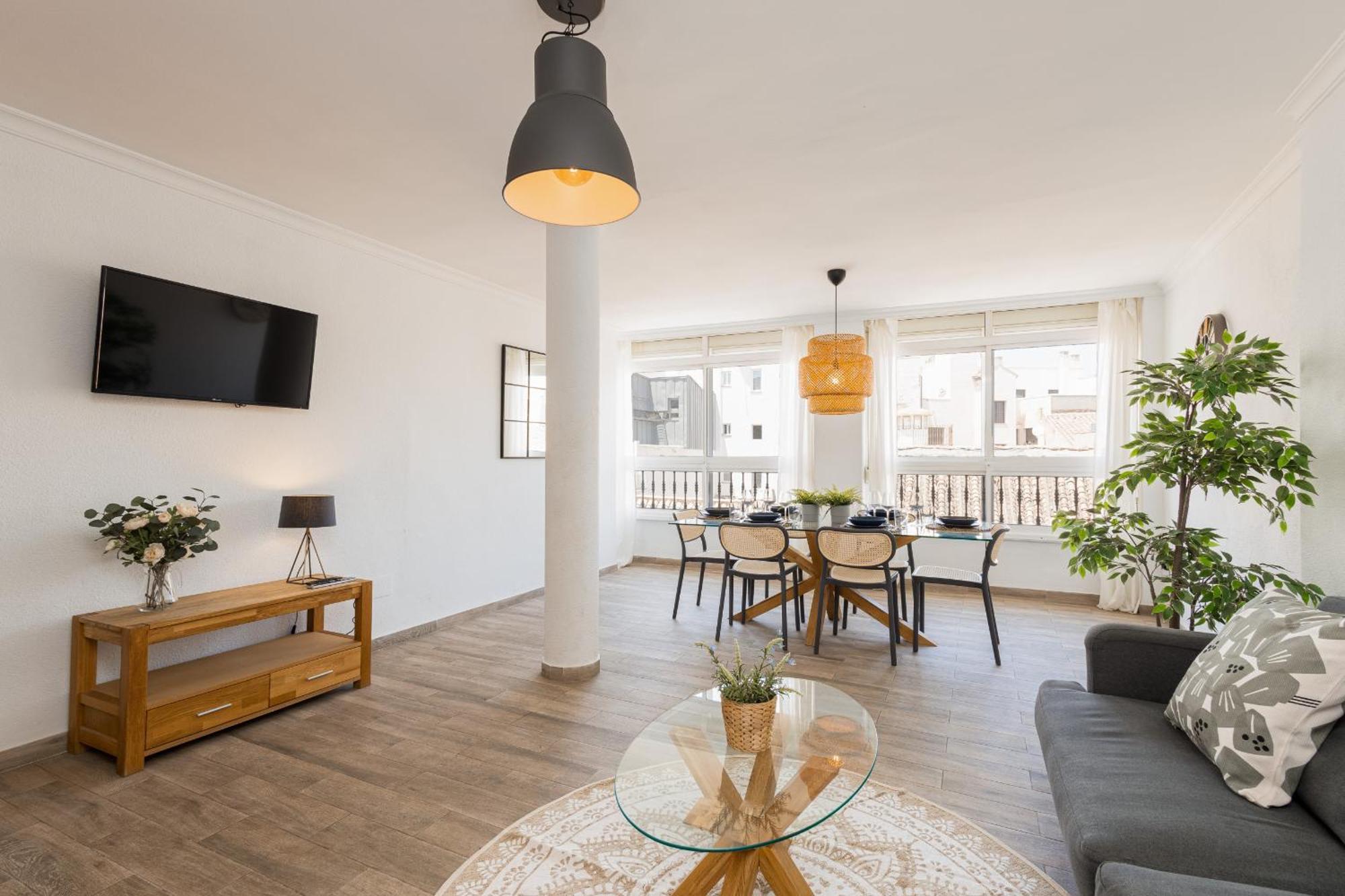 Appartement C103 - Sunny Terrace, Old Town Views *